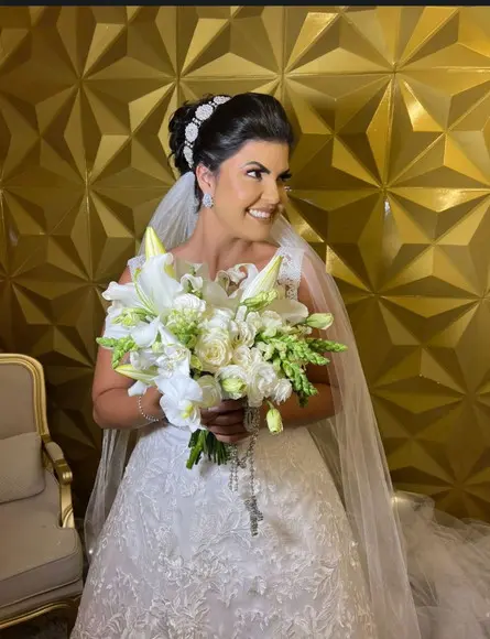 Tiara ou Porta Coque para Noivas Feita em Zirconias