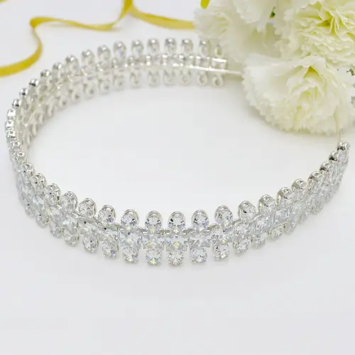 Tiara ou Porta Coque para Noivas Feita em Zirconias