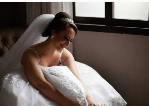 Tiara ou Porta Coque para Noivas Feita em Zirconias