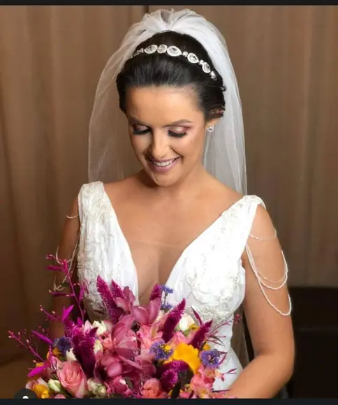 Tiara ou Porta Coque para Noivas Feita em Zirconias
