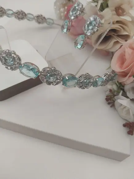 Tiara  Porta Coque para Noivas Feita em Zirconia Azul