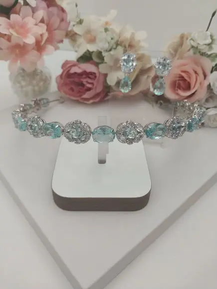 Tiara ou Porta Coque para Noivas Feita em Zirconias Azul