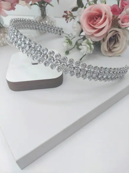 Tiara ou Porta Coque Zirconias