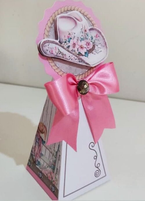 KIT FESTA PERSONALIZADO BOIADEIRA - COWGIRL (30 CAIXINHAS)