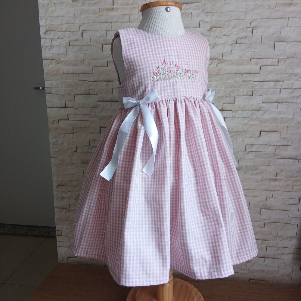 Vestido bebê xadrez rosa bordado