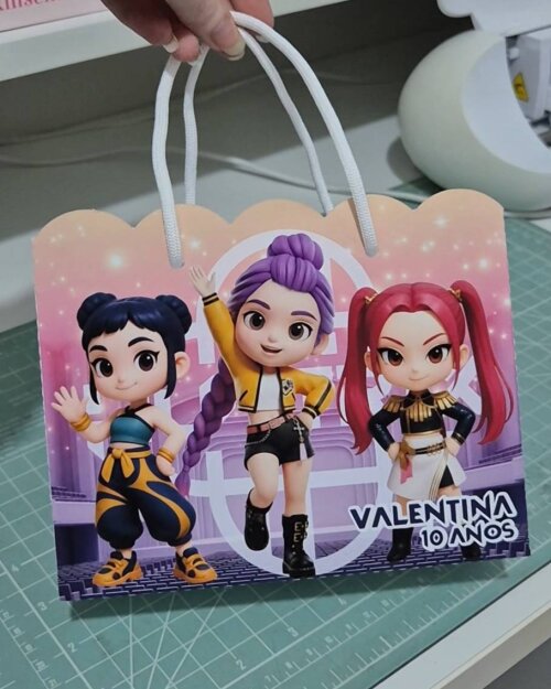 Sacolinha Personalizada - Lembrancinha Infantil - 18x14x6cm - Guerreiras do KPOP - PEGUE E MONTE