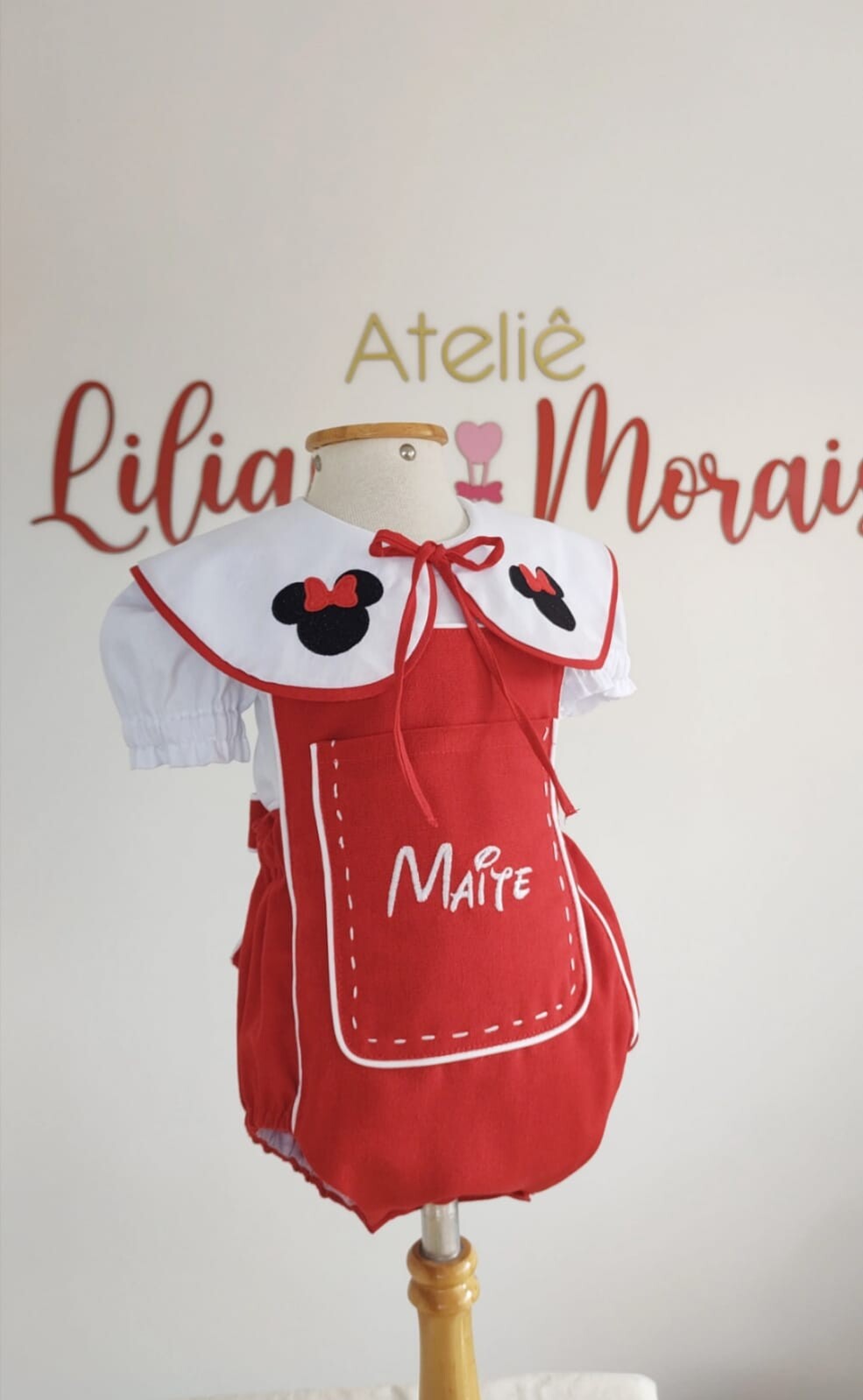 Jardineira Minie vermelha