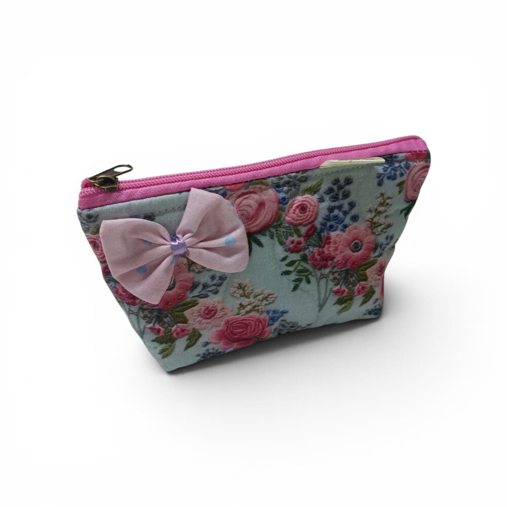 Necessaire Mimo Feminina Artesanal | Ateliê Julian Mariás
