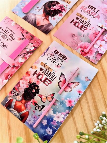 Card com Escovinha para Cílios Dia da Mulher