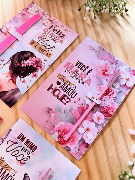 Card com Escovinha para Cílios Dia da Mulher