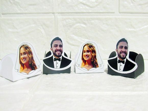 Forminha para Docinhos Carinha de Festa Noivos