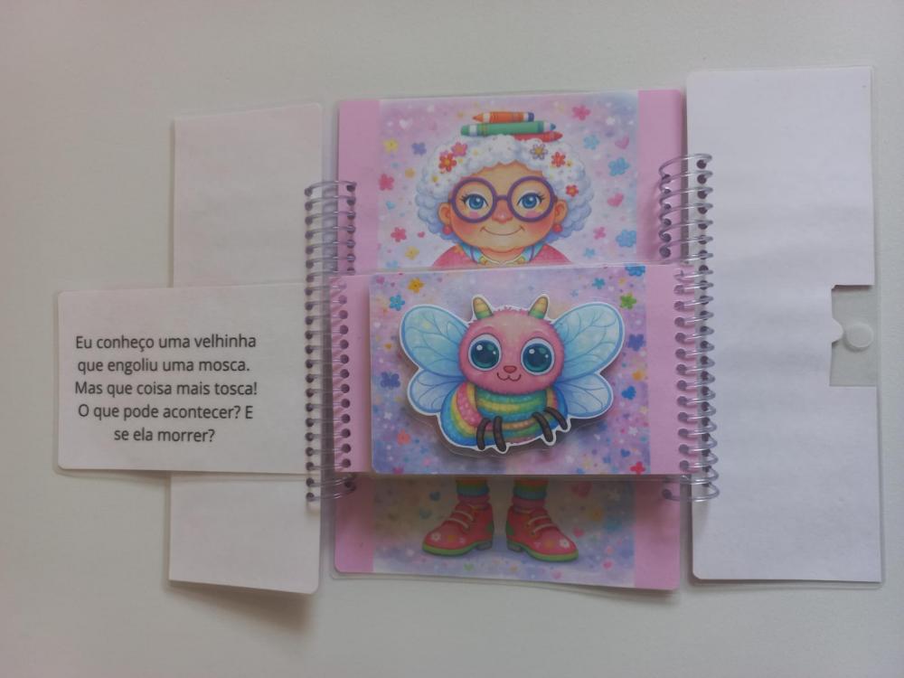 A VELHA QUE ENGOLIU UMA MOSCA - Livro Interativo