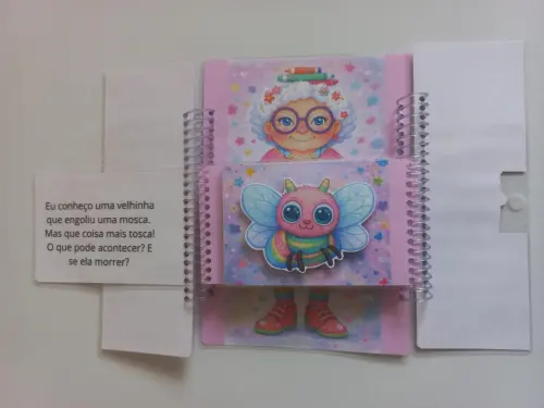 A VELHA QUE ENGOLIU UMA MOSCA - Livro Interativo