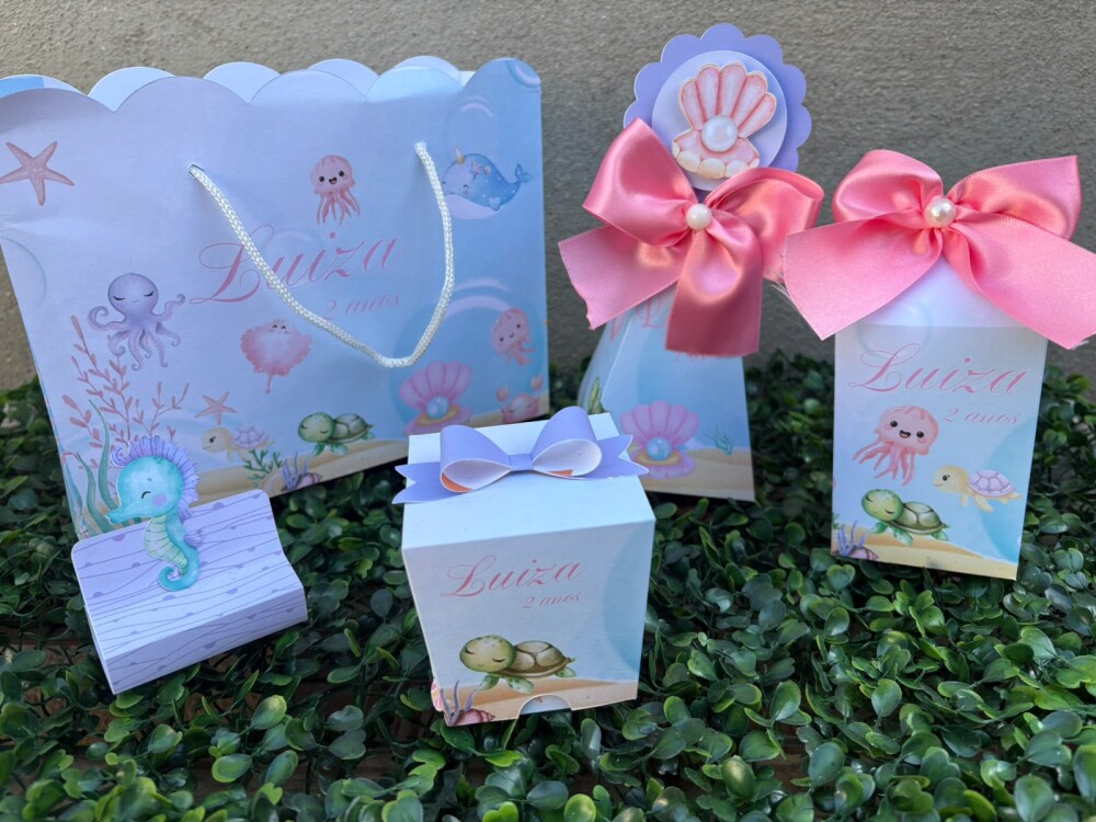 Kit 20 Caixinhas Personalizadas Fundo do mar Azul e Rosa ( 4 de c