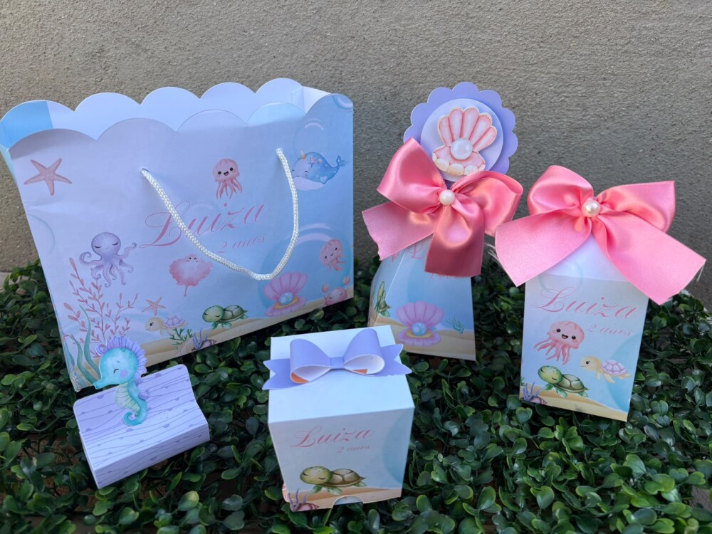 Kit 20 Caixinhas Personalizadas Fundo do mar Azul e Rosa ( 4 de c