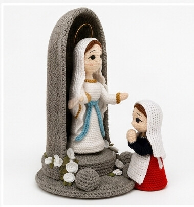 Nossa Senhora de Lourdes e Santa Bernadete em Amigurumi | Oratór