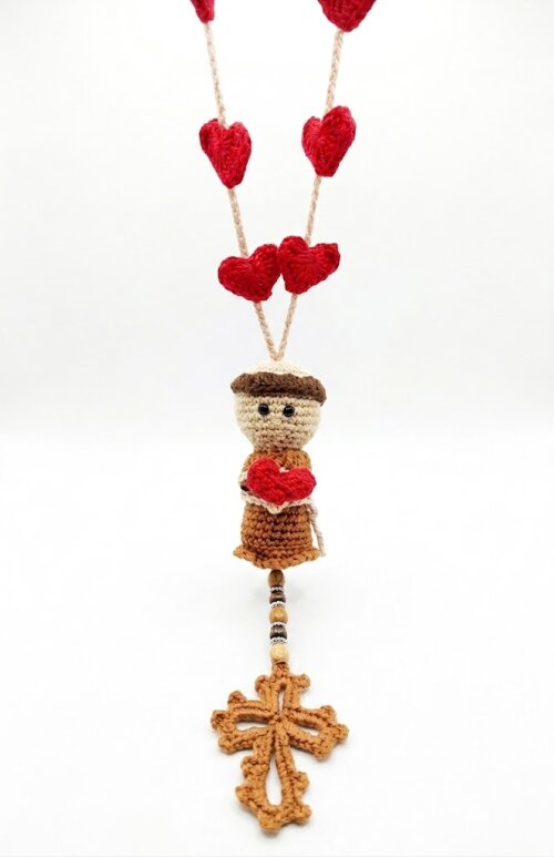 Pingente Dezena de Santo Antônio em Amigurumi – Fé e Proteção para Acompanhar Você