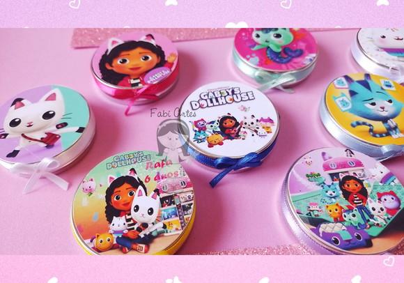 a Casa Mágica da Gabby Latinhas Personalizadas 12 Unid