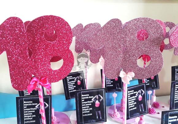 Centro de Mesa 18 Anos com Glitter e Foto