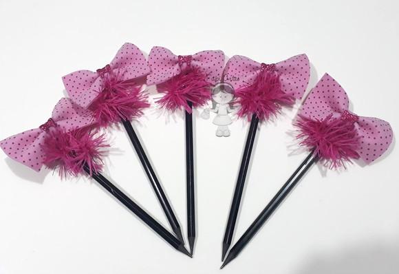 Lápis com Lacinhos e Plumas