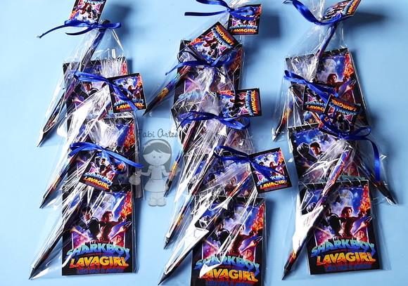 Sharkboy e Lavagirl Kit Bloquinho , Lápis e Tag Personalizad