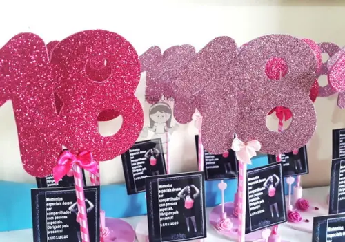 Centro de Mesa 18 Anos com Glitter e Foto
