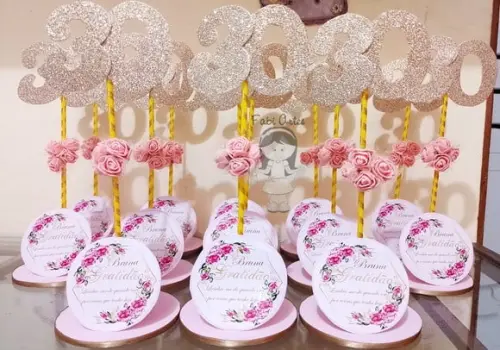 Centro de Mesa 30 Anos Rosa e Dourado