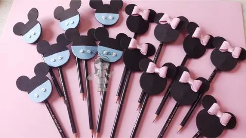 Kit 18 Unidades Mickey e Minnie Ponteiras Lápis Embalagem