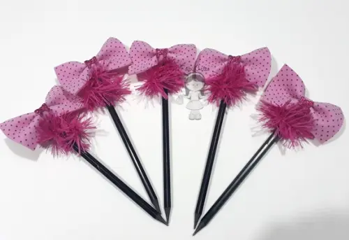 Lápis com Lacinhos e Plumas