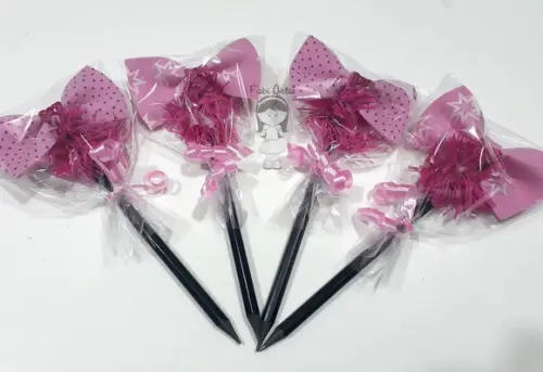 Lápis com Lacinhos e Plumas