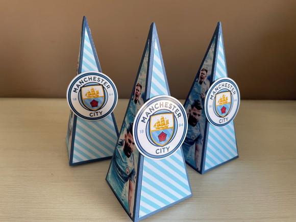 Kit Caixas Pirâmide Festa Manchester City 20 Itens