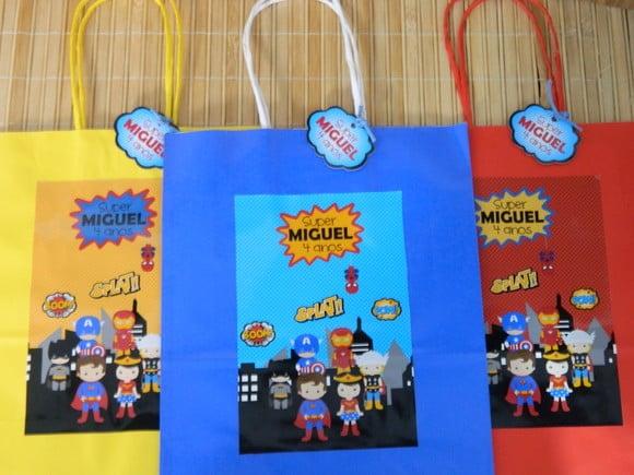 Kit com 15 Sacolas Super Heróis