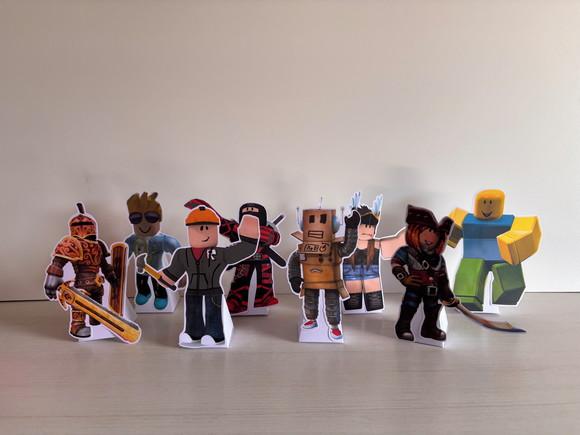 Kit Displays de Mesa Roblox 8 Ítens