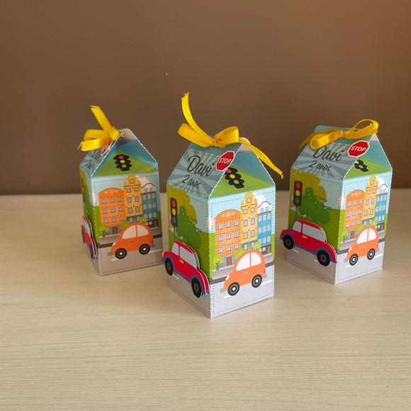 Kit com 20 caixas Festa Meios de Transporte