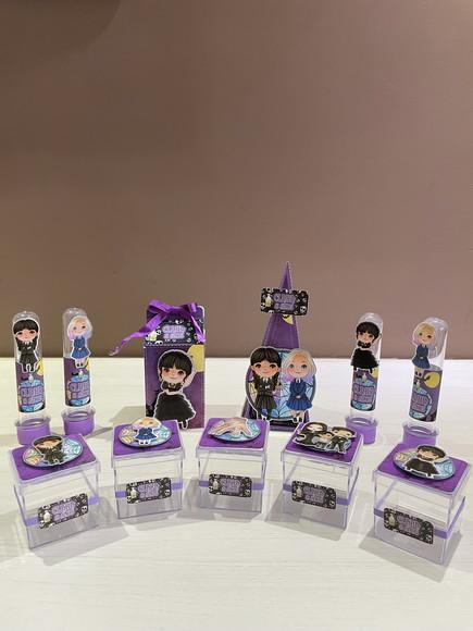 Kit Festa Wandinha com 20 lembrancinhas