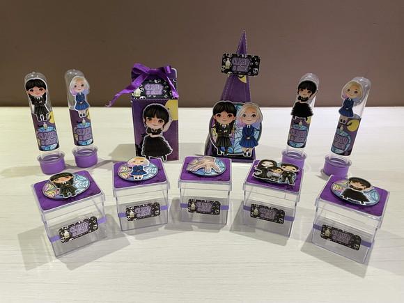 Kit Festa Wandinha com 20 lembrancinhas