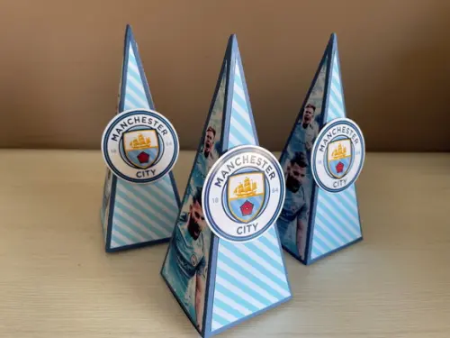 Kit Caixas Pirâmide Festa Manchester City 20 Itens