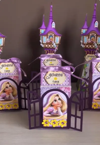 Kit com 40 Caixas Enrolados Rapunzel