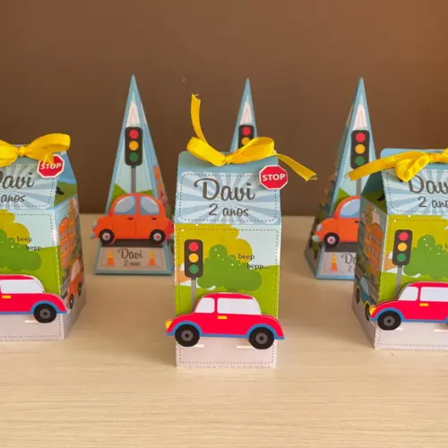 Kit com 20 caixas Festa Meios de Transporte