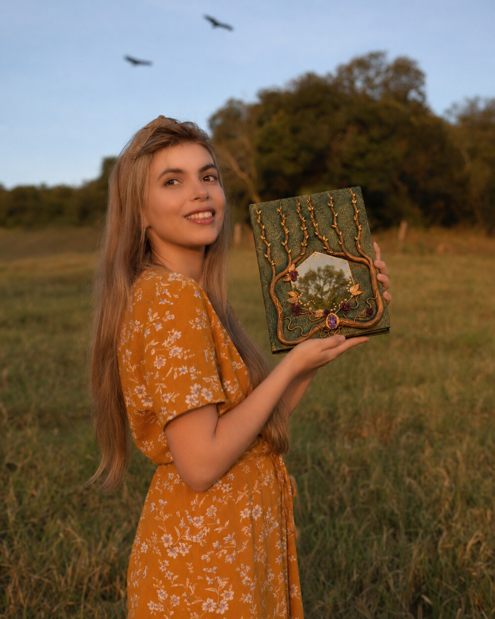Diário Vintage com folhas envelhecidas - Espelho com fecho
