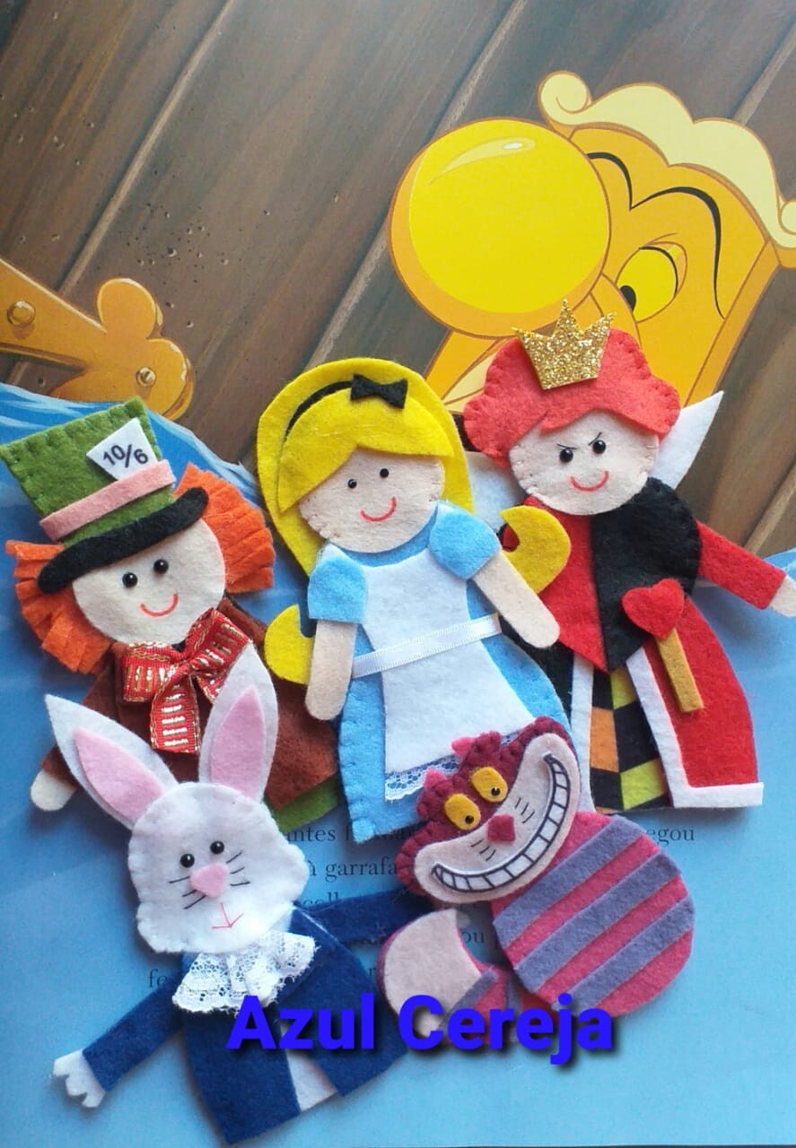 Dedoches Alice no País das Maravilhas