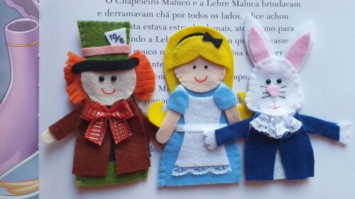 Dedoches Alice no País das Maravilhas