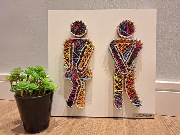 Quadro em String Art Casal Lavabo