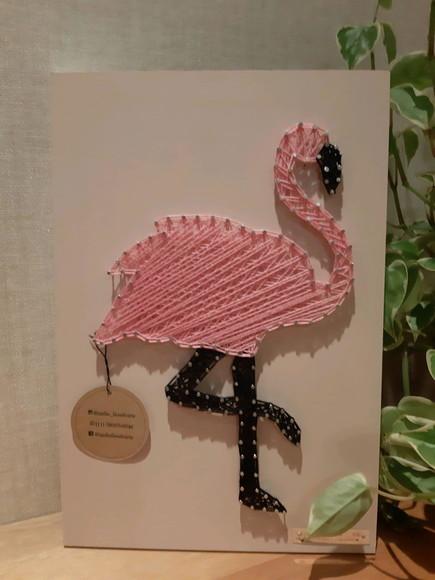 Quadro Flamingo com led em String Art