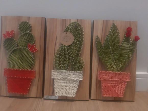 Quadro Trio de Cactos Suculenta em String Art