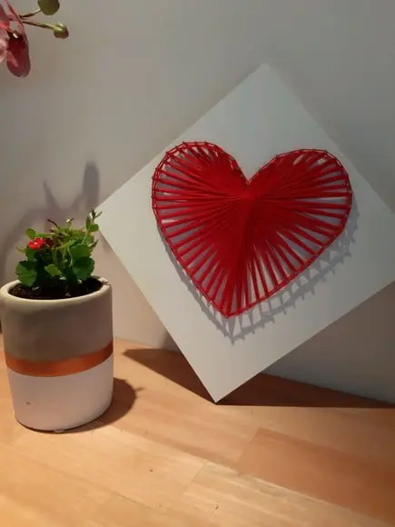 Quadro Coração Vermelho em String Art