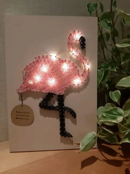 Quadro Flamingo com led em String Art