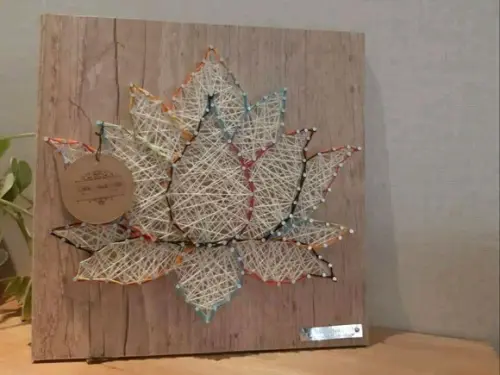 Quadro Flor de Lótus em String Art