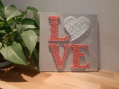 Quadro Love em String Art