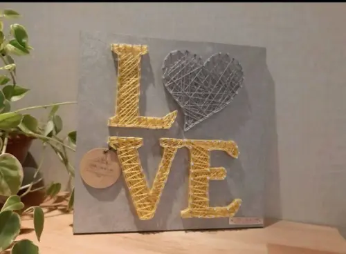 Quadro Love em String Art